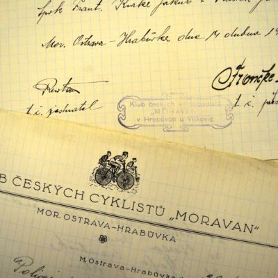 Hlavičkový papír a otisk razítka Klubu českých velocipedistů (cyklistů) Moravan, 1925. Foto: Archiv Vítkovice, a. s.