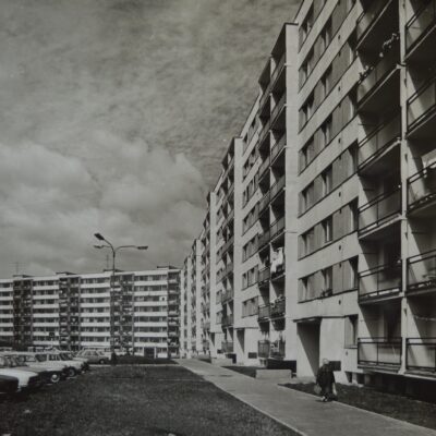 Výškovice, Lumírova ulice a blok, který ze všech stran vypadá jako hokejka. AMO