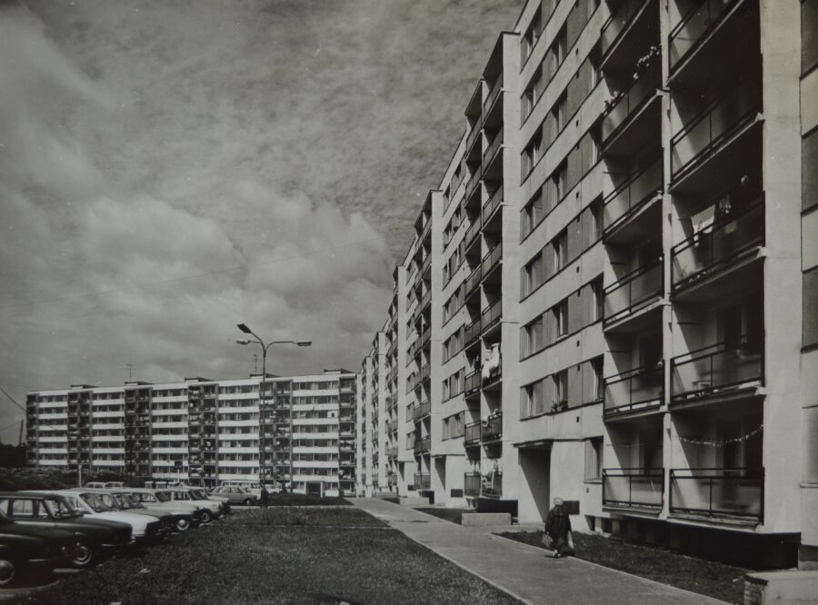 Výškovice, Lumírova ulice a blok, který ze všech stran vypadá jako hokejka. AMO